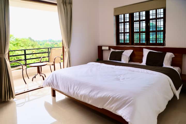 Bedroom 4 image 1