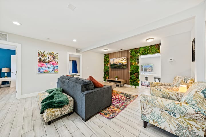 Entire Tropical Oasis W/ Pool 5 Min Beach/downtown - Fort Lauderdale, FL