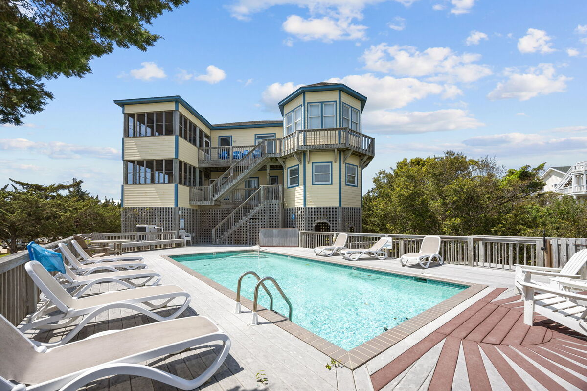 6BR Lakefront Dog Friendly | Pool | Hot Tub