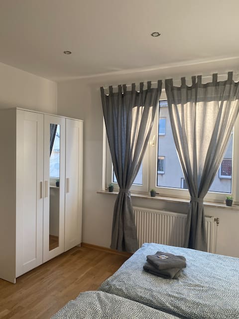 Top performing Airbnb: Small two-bedroom apartment in Hochfeld