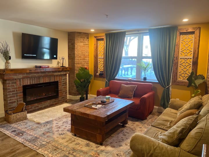 Hot Tub Patio + 2 Ensuites | Walk To Capitol & Mvp - Albany, NY