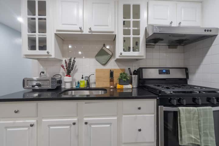 Cozy 1bd With Spacious Outdoor Patio Near Worldcup - Jersey City, NJ