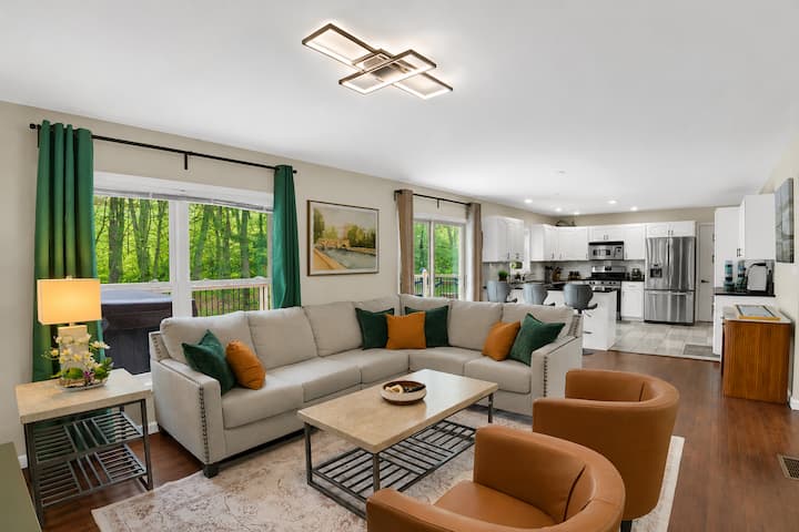 Poconosmountain! Movie Theater, Hot Tub, Bbq Grill - Stroudsburg, PA
