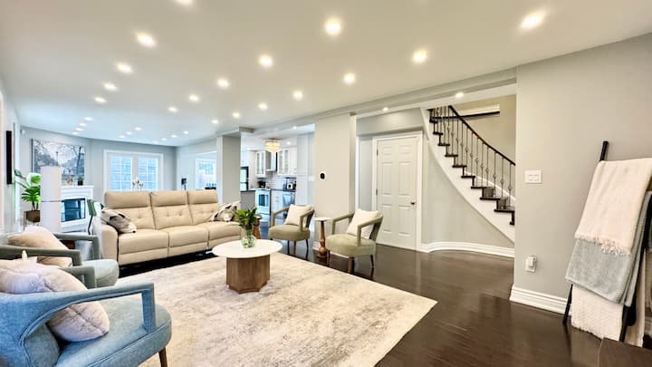 Luxurious 4br Oasis W/ Sauna & Games - Oakville
