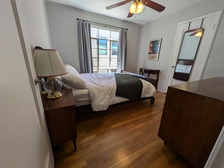 Casa Cuatro Downtown Apartment Renovated W Parking - San Jose, CA