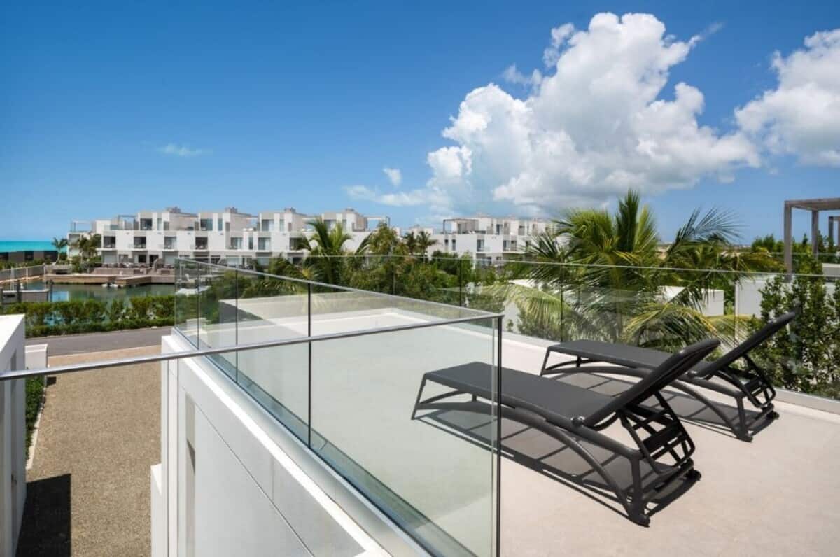 Stunning Haven | Paddle Paradise | Stay by the Sea