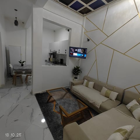 Top performing Airbnb: Modern apartment on the ground floor. in Dcheira El Jihadia