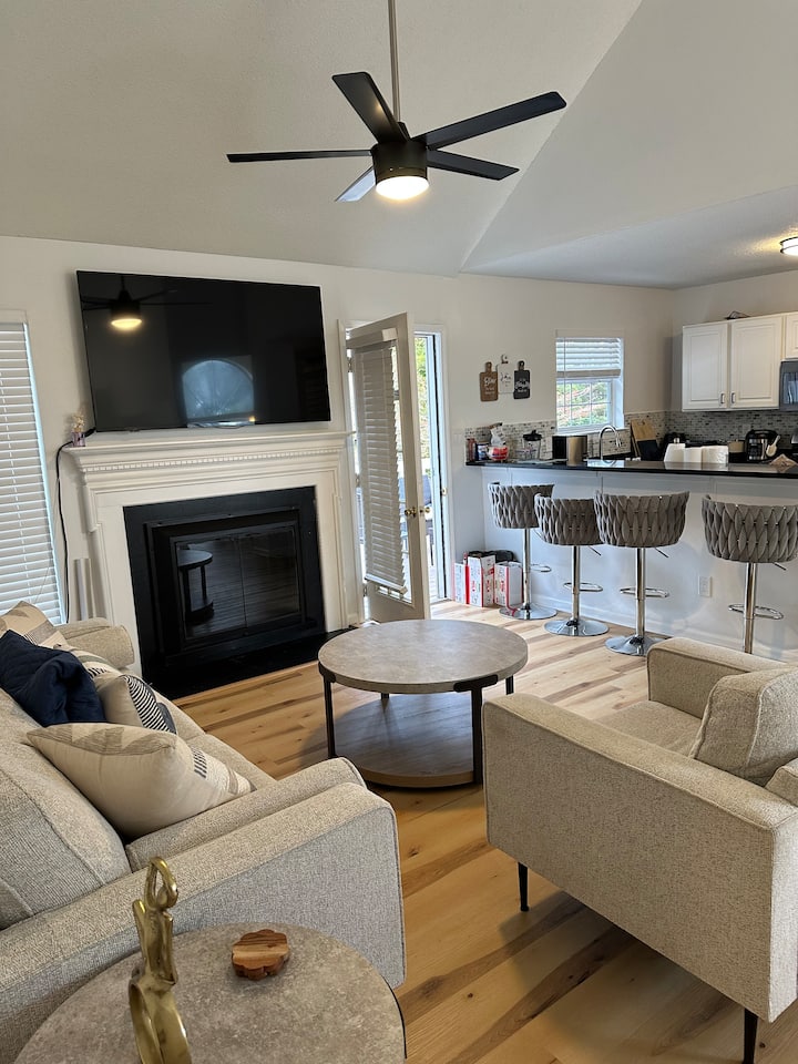 Brand New House With 4 Bedrooms And 2 Bathrooms - Peachtree City, GA