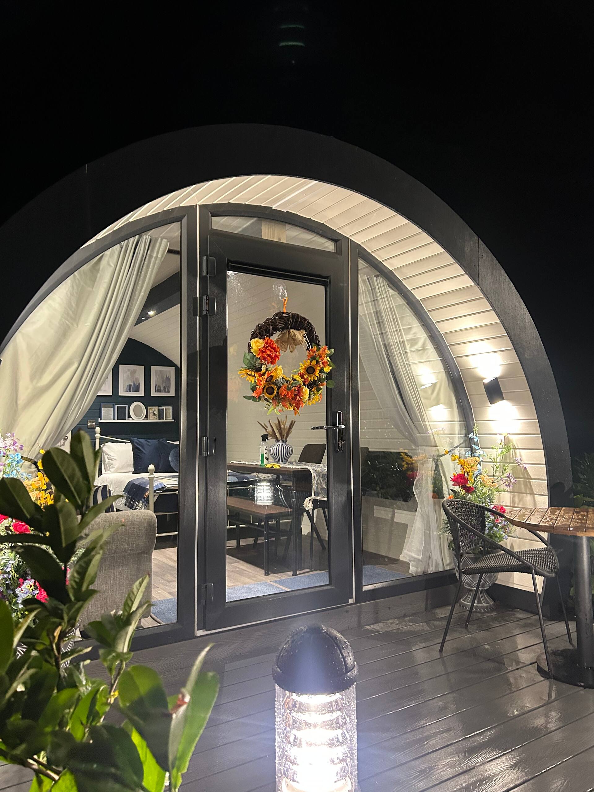 Beck and Burble Glamping Pod 2