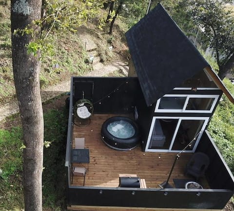 Siena Cabin Private Jacuzzi near Antigua