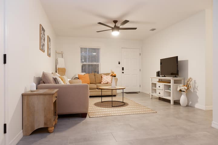 Charming Crestview Stay 4 Bedrooms, Prime Location - Crestview, FL