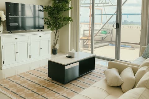 Popular Airbnb listing: 2 minutes to Train and everything (no parties) in Mascot
