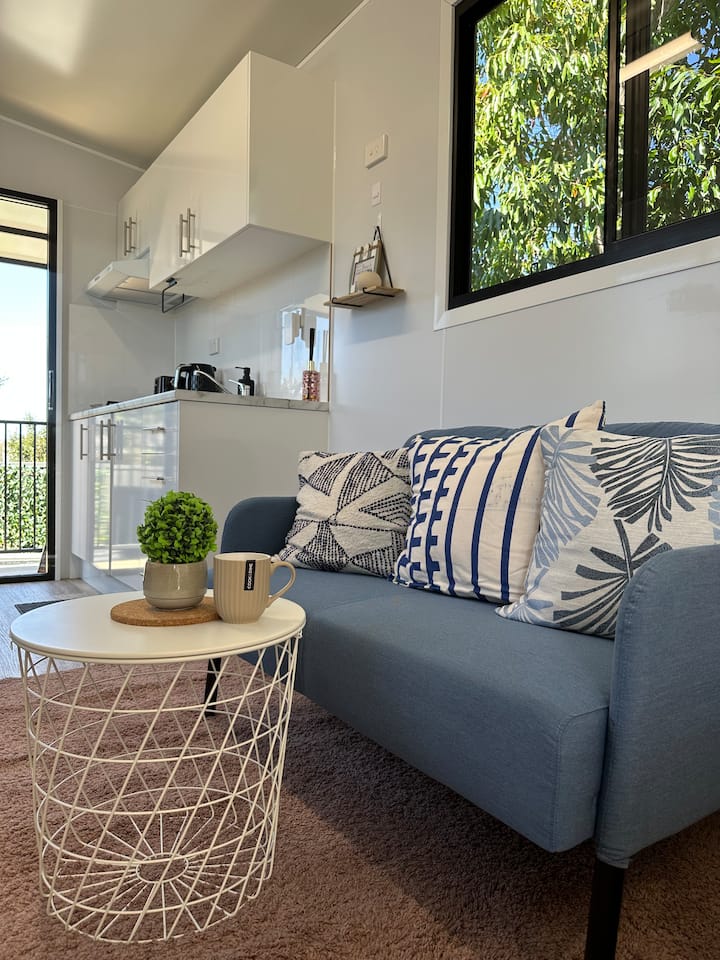Luxury Couple Retreat-spa-fireside-tinyhome - Nowra