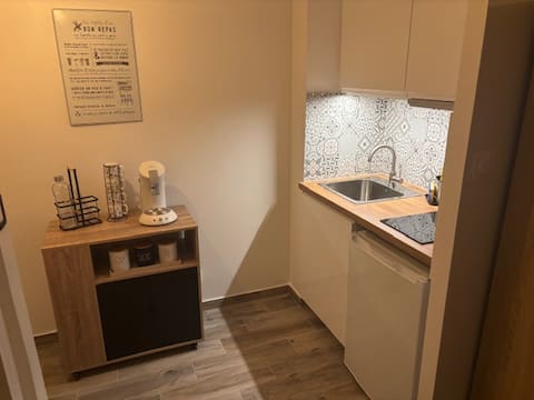 Annonce Airbnb populaire: Charming 35 m2 studio, in the heart of Strasbourg. à Centre