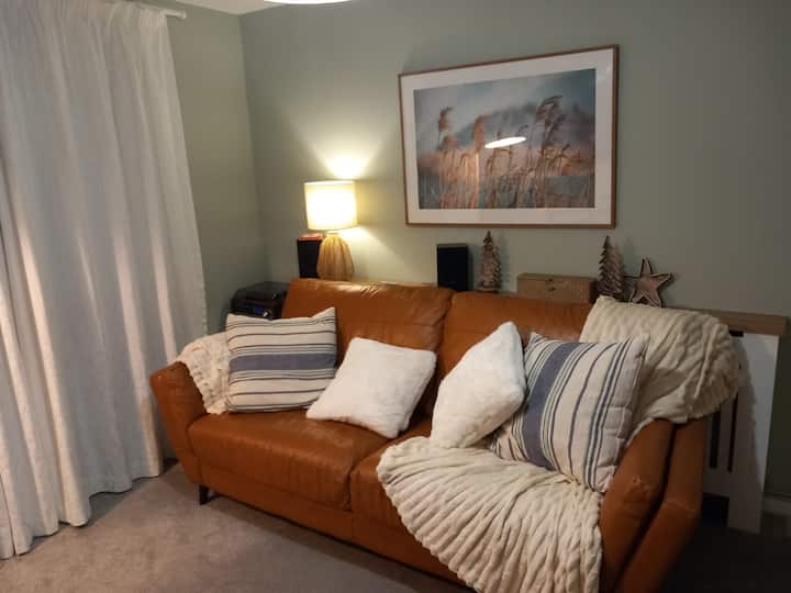 Coastal Guest Suite · Super King · Own Entrance - Kent