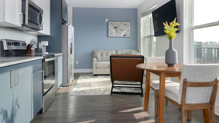 Landing | Modern 2bd, Clubhouse, Gym - Buford, GA
