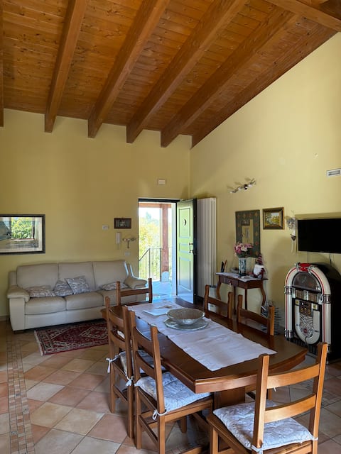 Airbnb con migliori performance: The Walls Tell Stories, Azzinano a Teramo