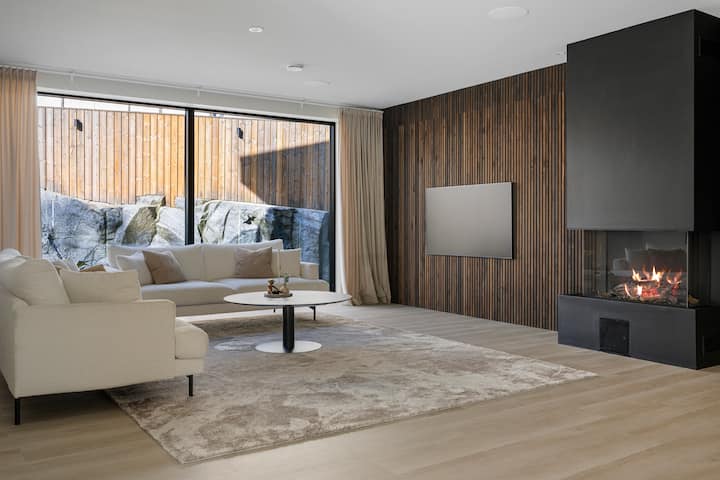 Arkitektdesignad Villa Med Pool, Spa & Biograf - Vallentuna