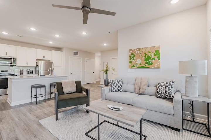 Landing | Stunning 1bd, Pool - Fort Myers, FL