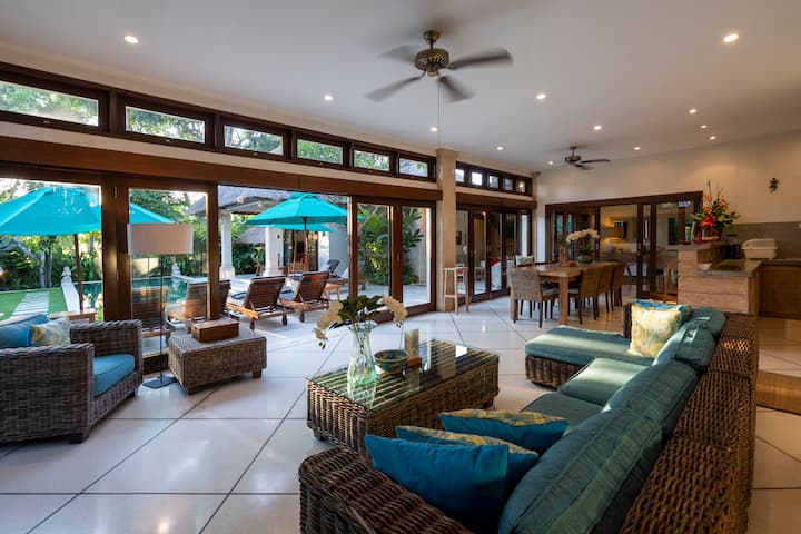 Superb And Elegant 4 Bedrooms - Up To 10 Guests - Seminyak