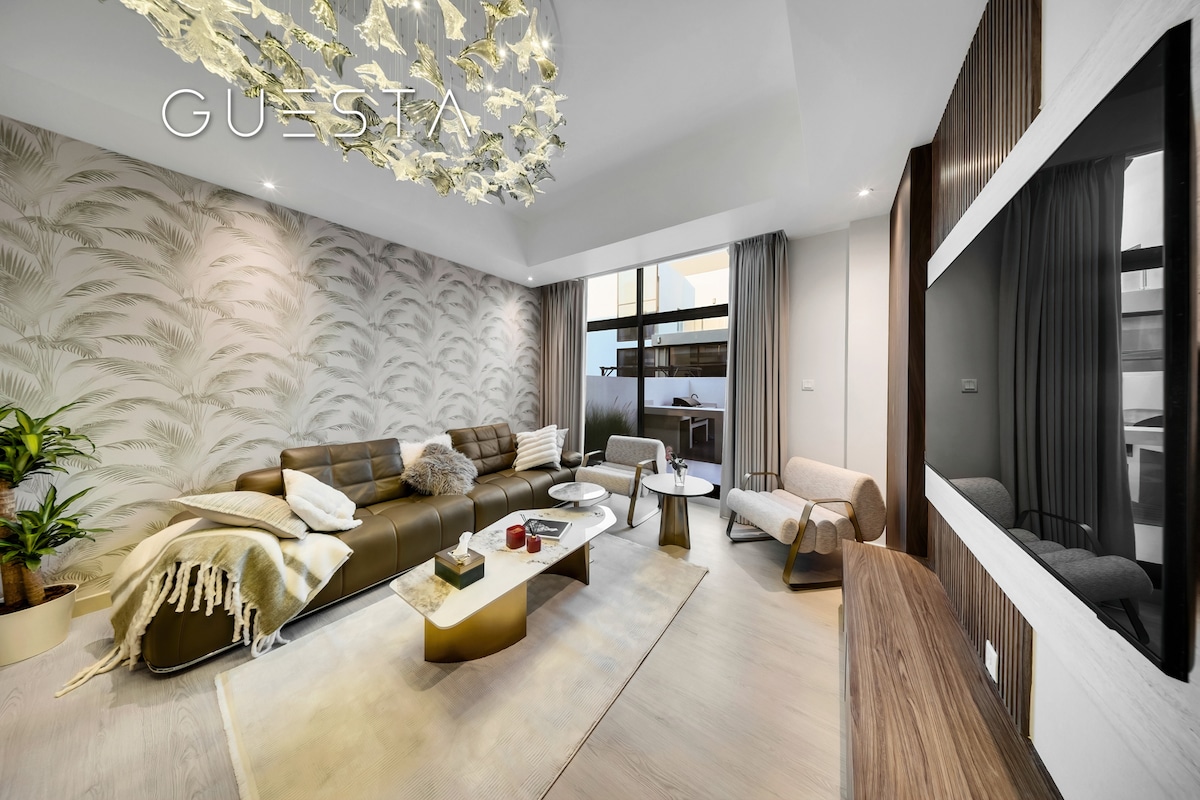 Successful Airbnb property: Upscale 5BR Villa with Private Pool - Meydan Dubai in Wadi Al Safa 3