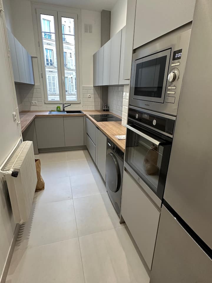 Haussmanian-style Flat In Paris North-west - Île-de-France