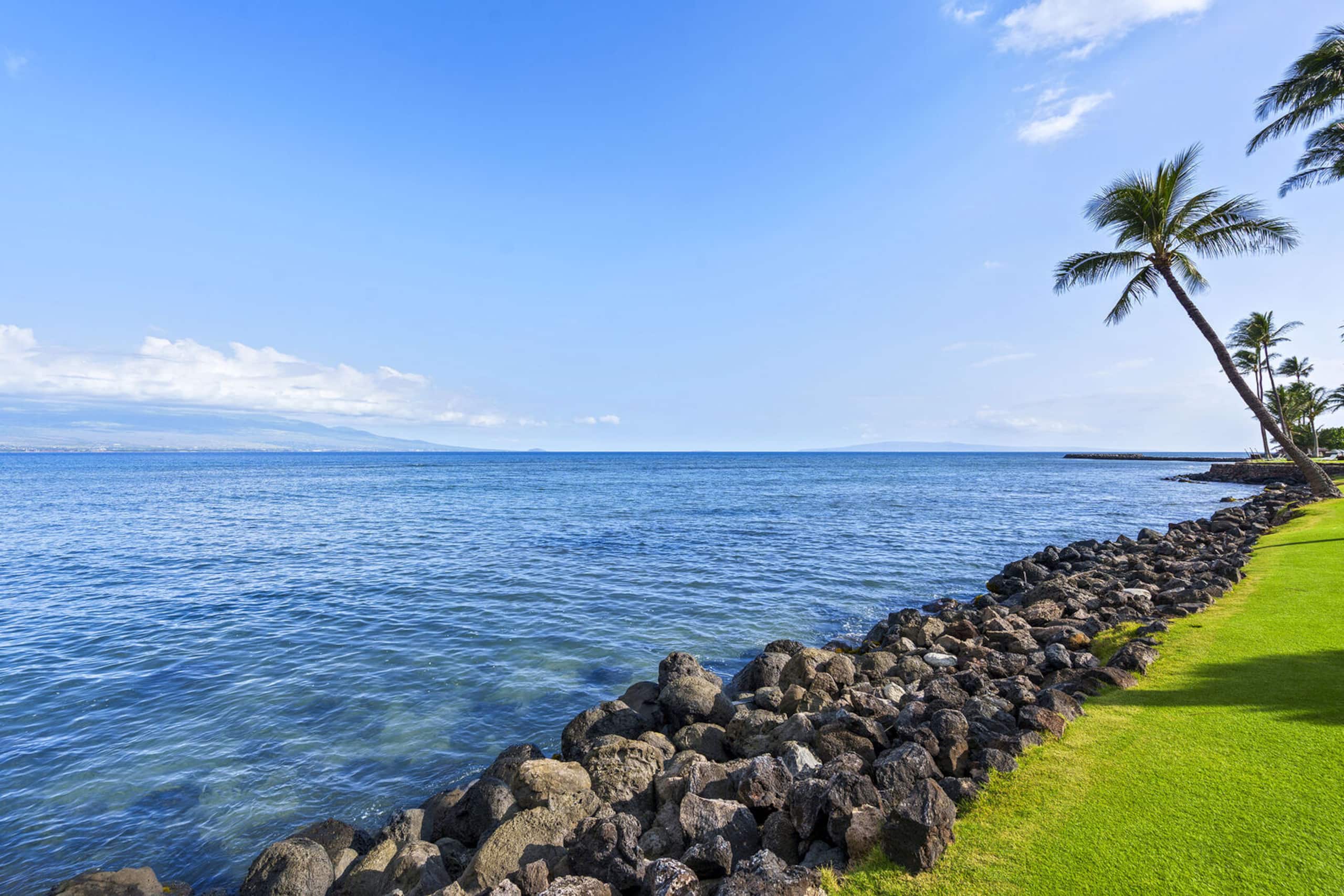 Condo in Wailuku · ★4.88 · 2 bedrooms · 4 beds · 2 baths - Image 10
