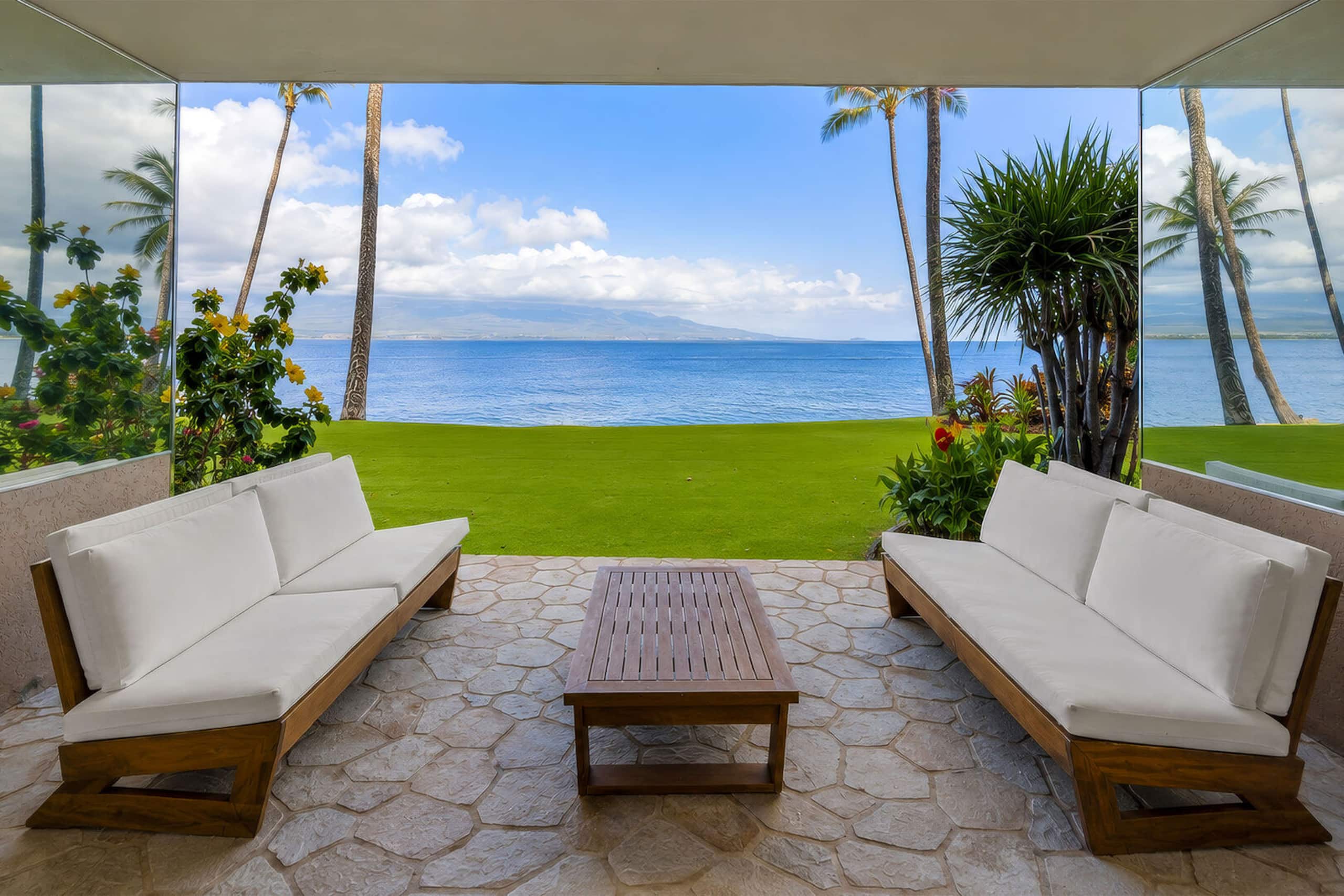 Condo in Wailuku · ★4.88 · 2 bedrooms · 4 beds · 2 baths - Image 1