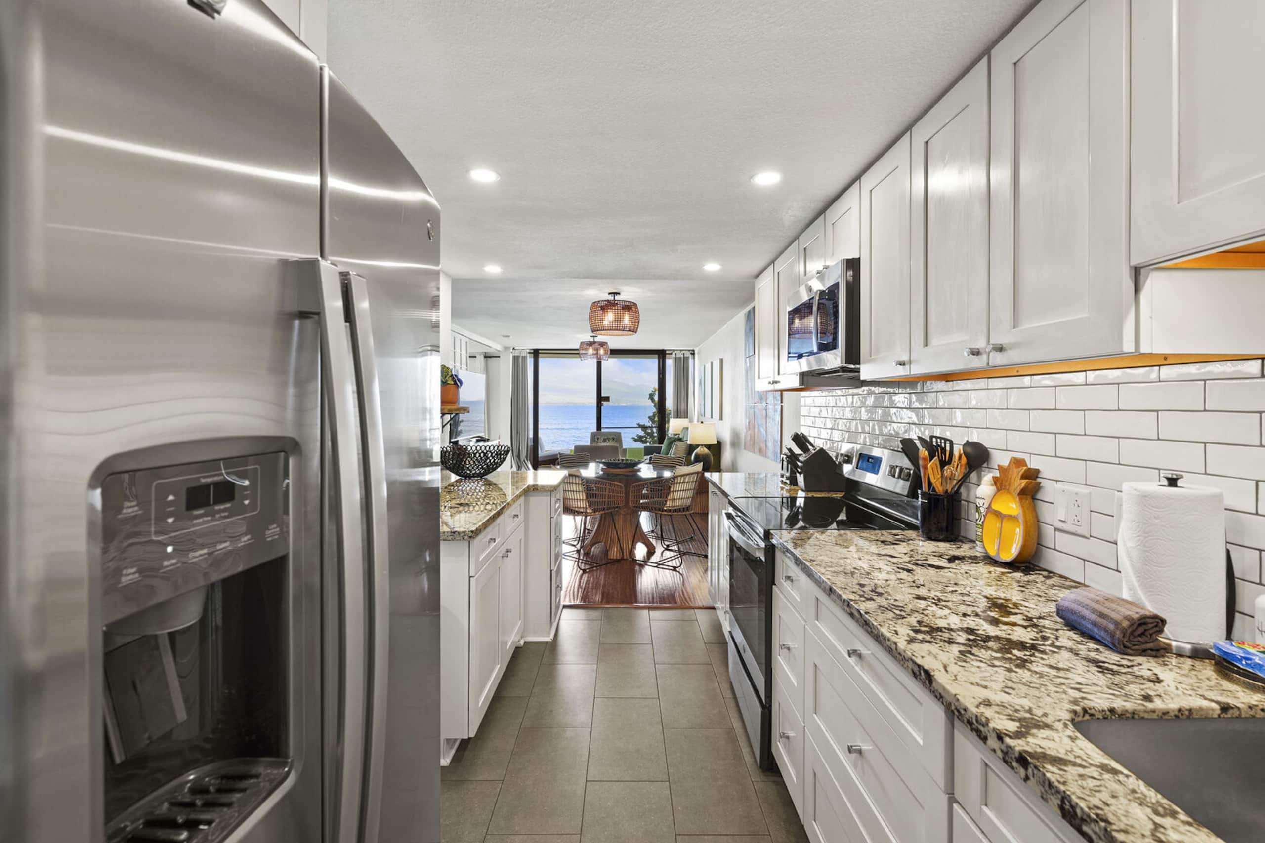 Condo in Wailuku · ★4.88 · 2 bedrooms · 4 beds · 2 baths - Image 3