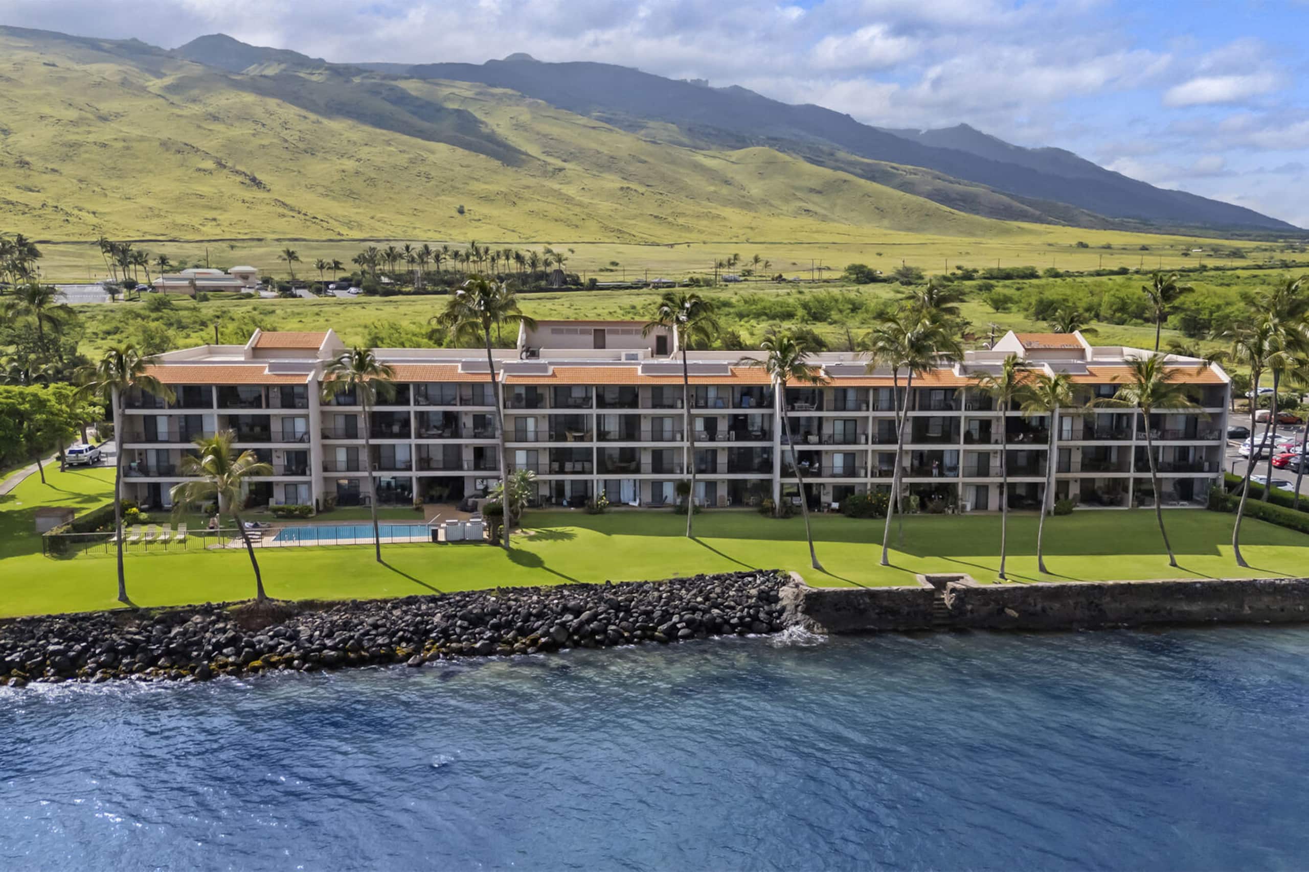 Condo in Wailuku · ★4.88 · 2 bedrooms · 4 beds · 2 baths - Image 39