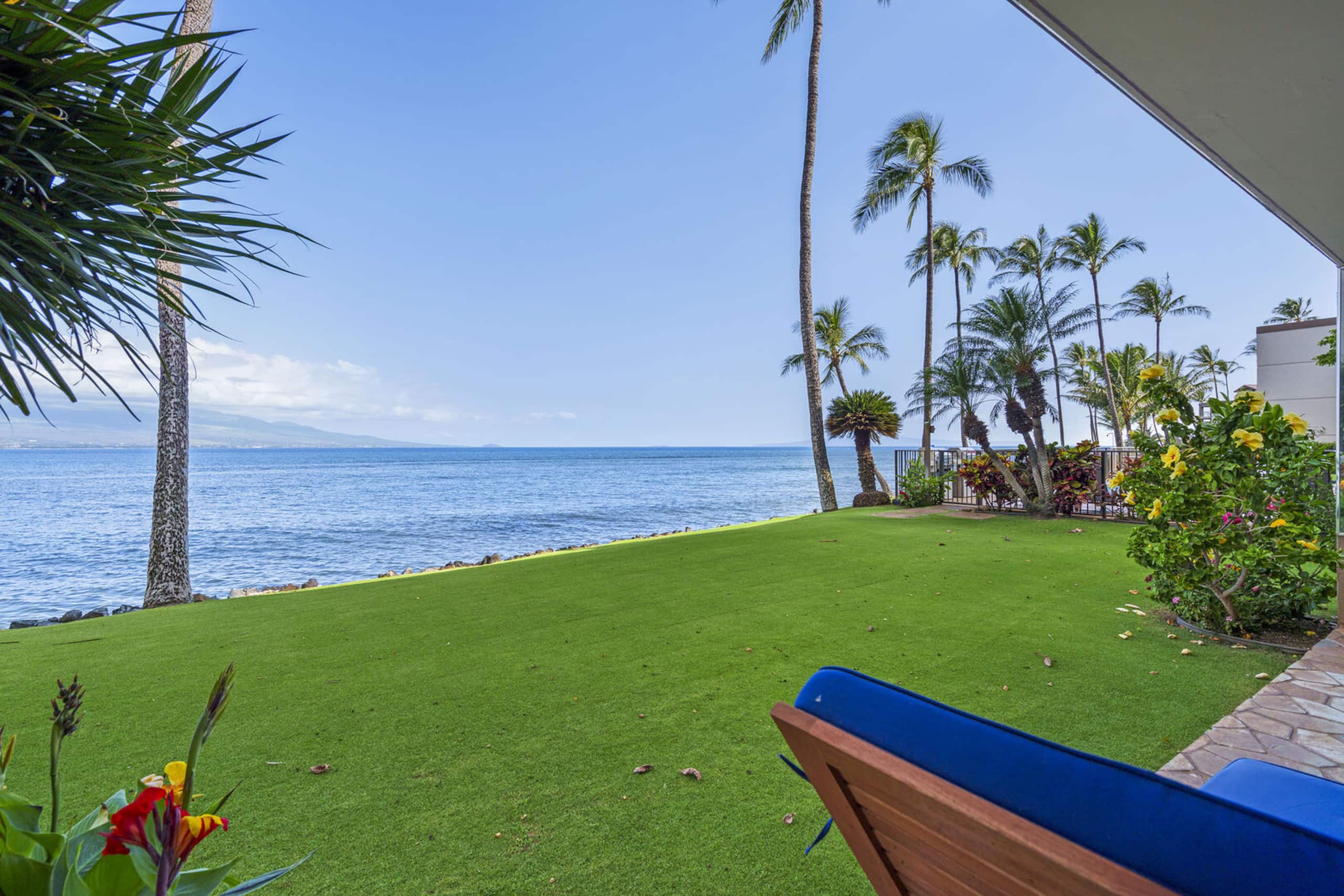 Condo in Wailuku · ★4.88 · 2 bedrooms · 4 beds · 2 baths - Image 12