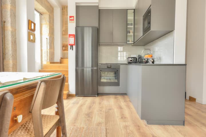 Elegant City House | Moderno No Centro De Chaves - Chaves