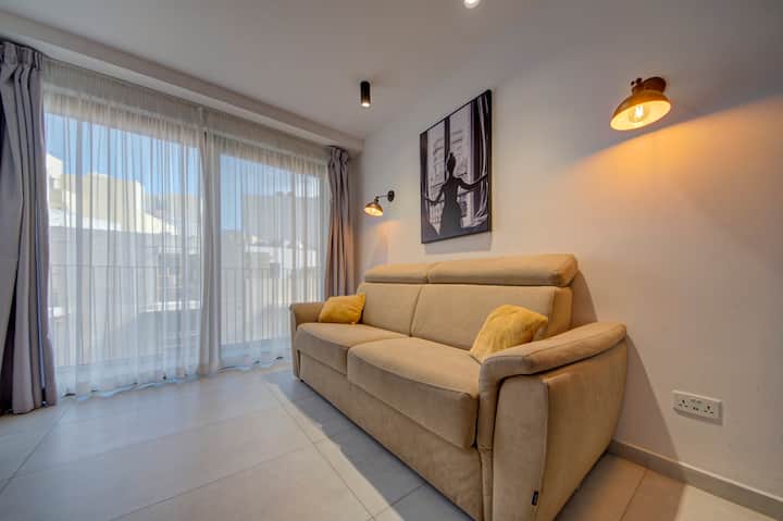 Modern Stylish Apartment In Sliema - Malta