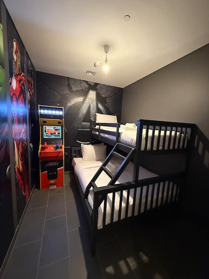 Спална соба 2 со аркадни игри за пукање