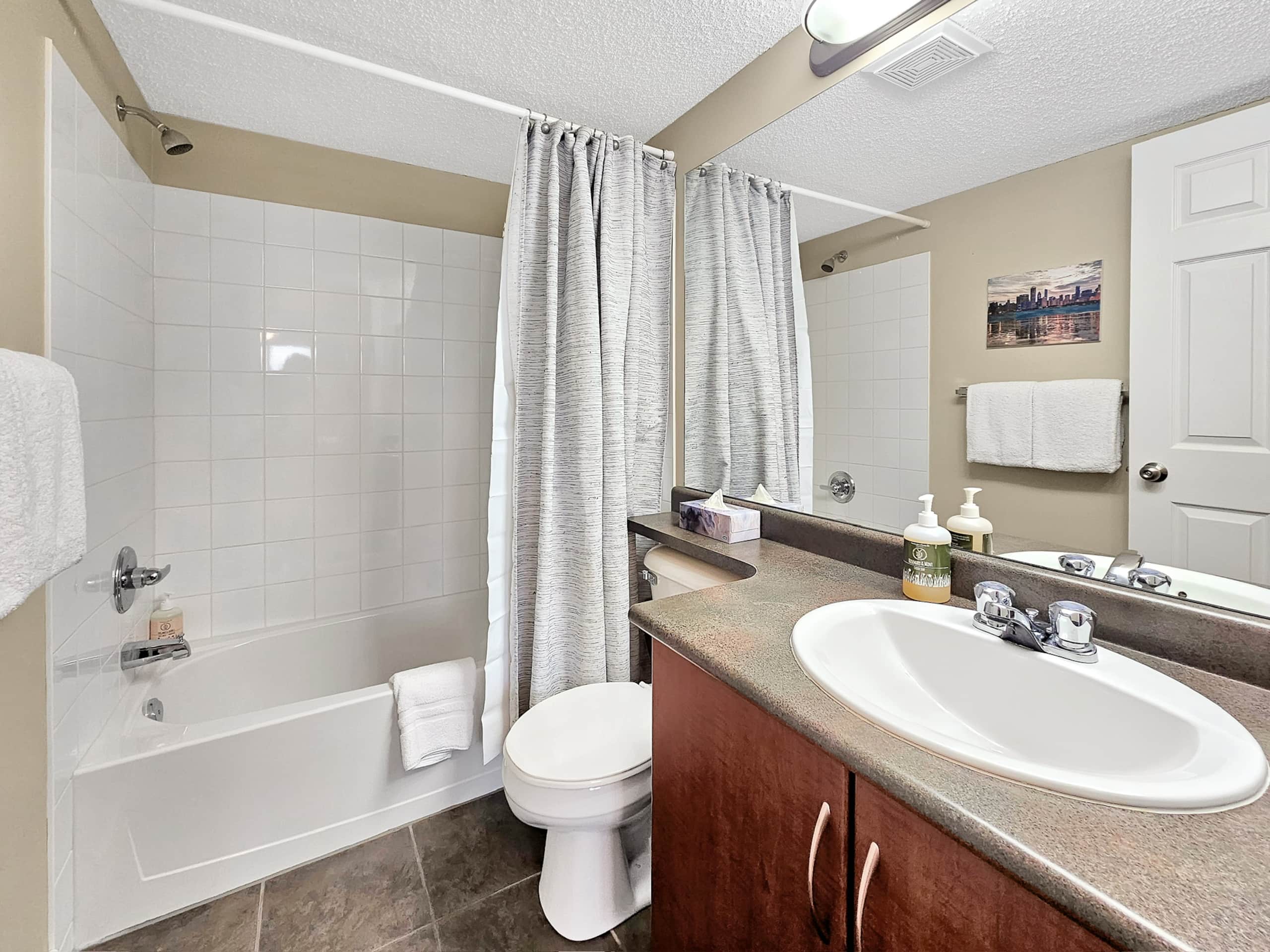 Pet-Friendly Condo at Lake Windermere Pointe - Photo 18