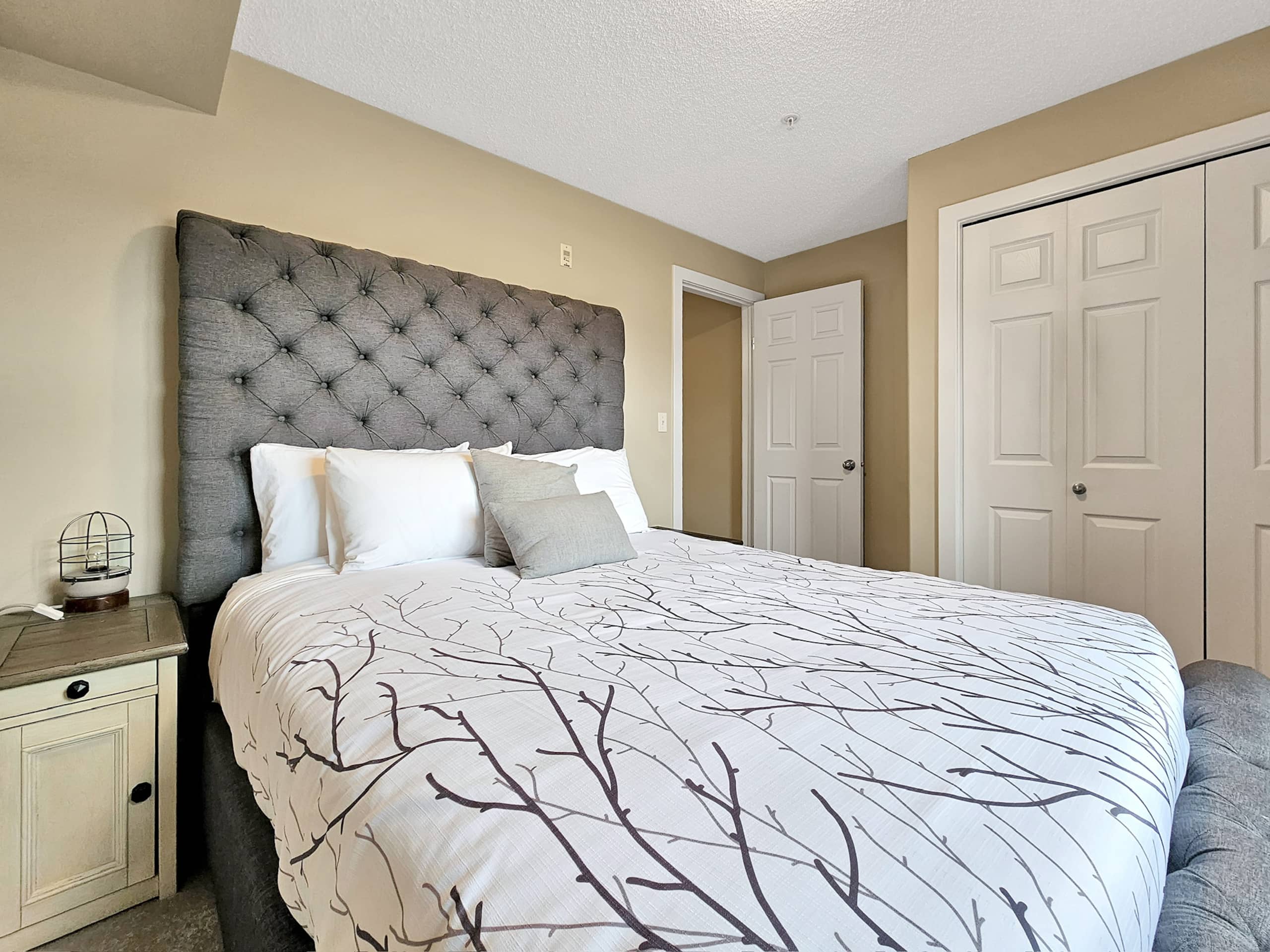 Pet-Friendly Condo at Lake Windermere Pointe - Photo 4