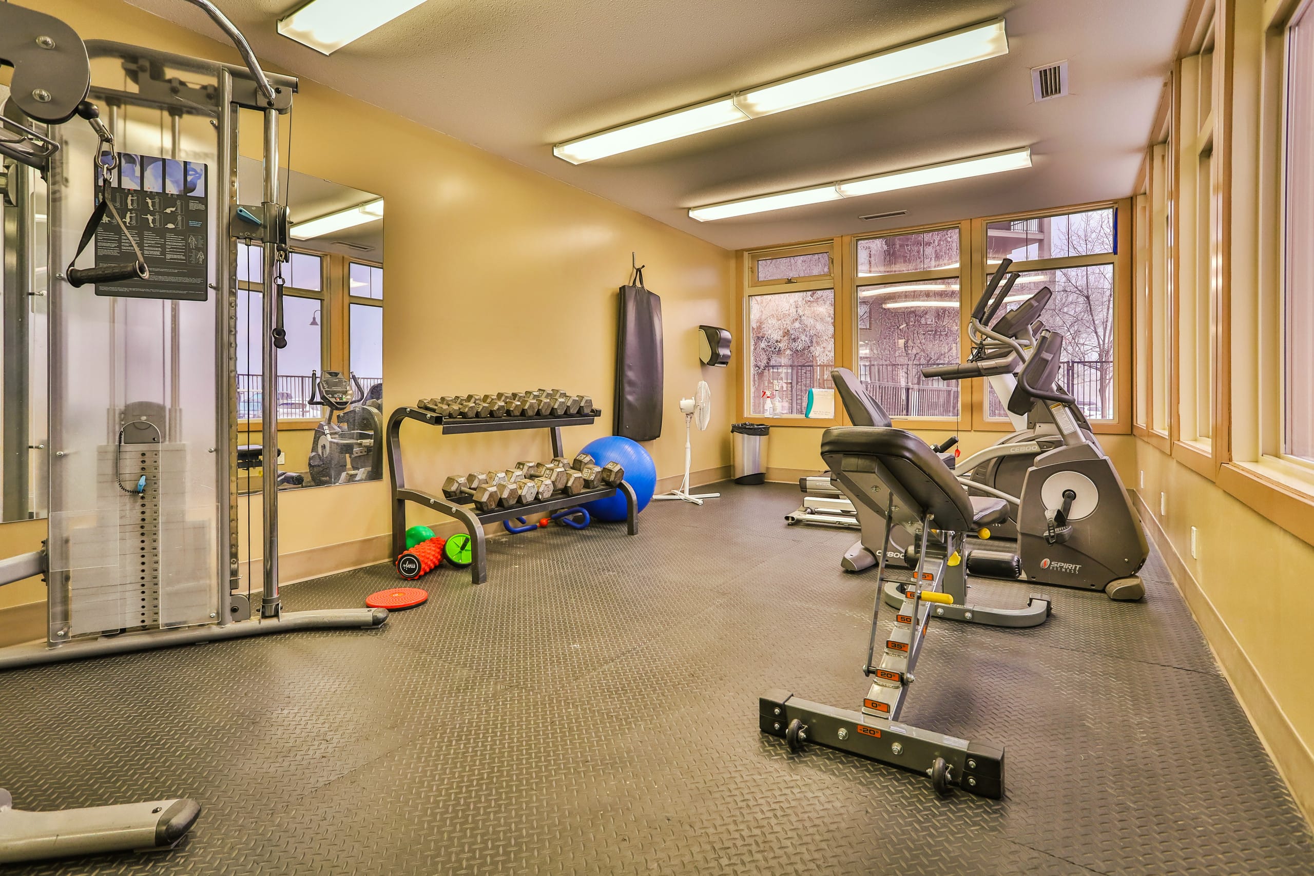 Pet-Friendly Condo at Lake Windermere Pointe - Photo 25