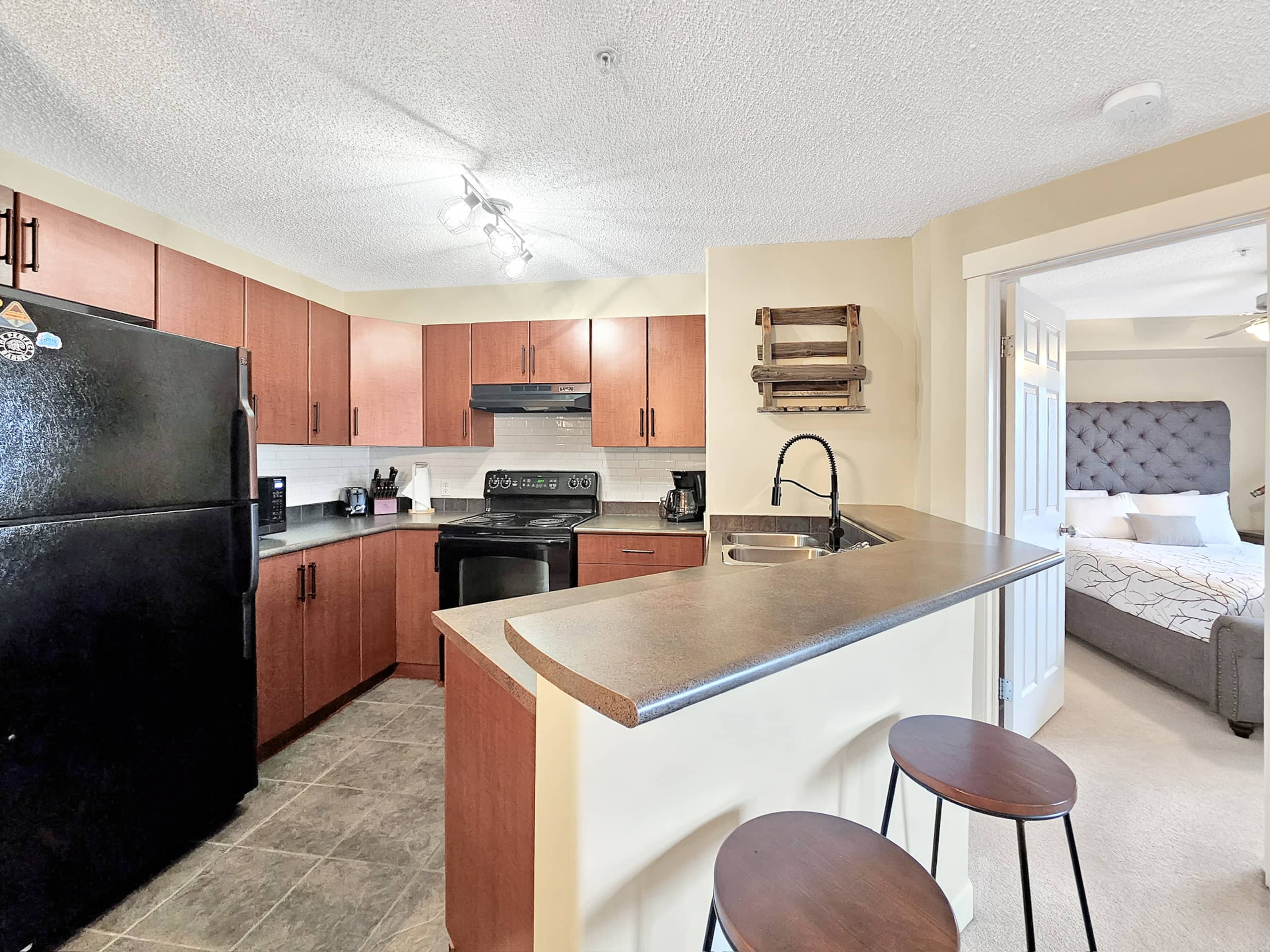 Pet-Friendly Condo at Lake Windermere Pointe - Photo 12