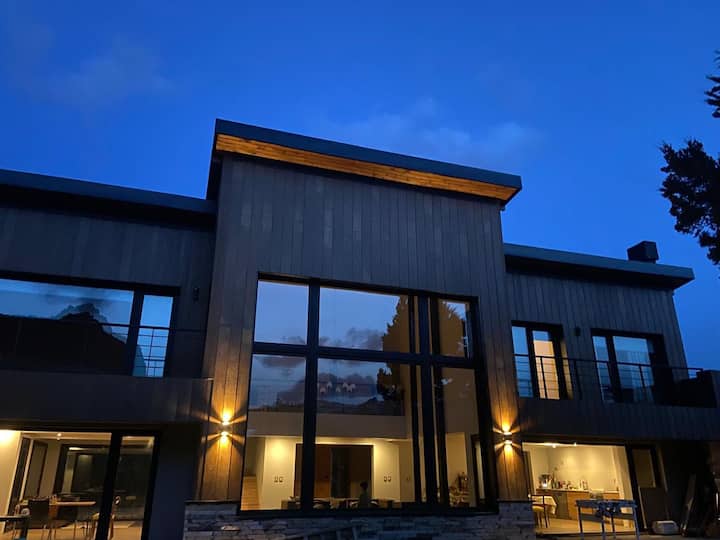 Casa Hasburgo
Ubicacion Privilegiada En Arelauquen - San Carlos de Bariloche