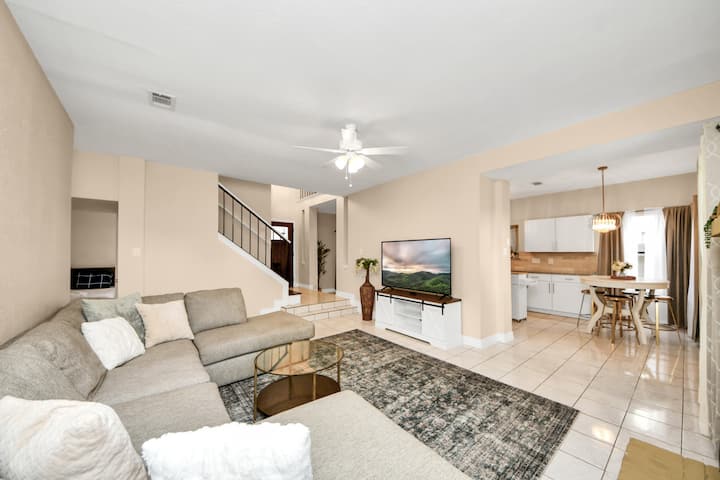 Houston 4br Retreat | King Bed • Fast Wifi - Houston, TX