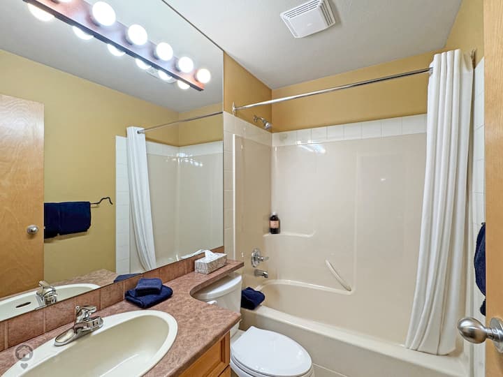 Pet-friendly Top-floor Room At Timberline Lodge - Fernie