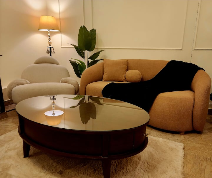 Modern & Cozy 2bhk Apt City Central Gulberg Lahore - Lahore