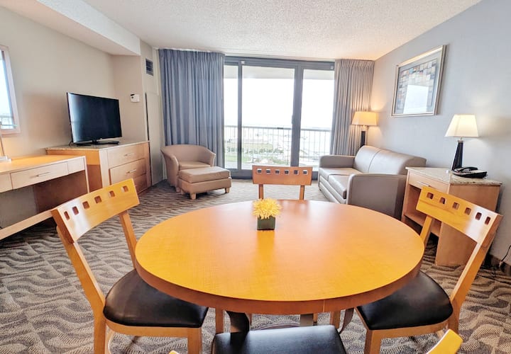 Chic One Bedroom Sleeps 4 - Ocean Front - Parking - Atlantic City, NJ