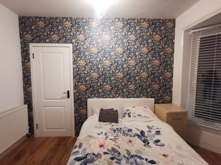 Bright Double Room Close To Train Station And Uni - Portsmouth