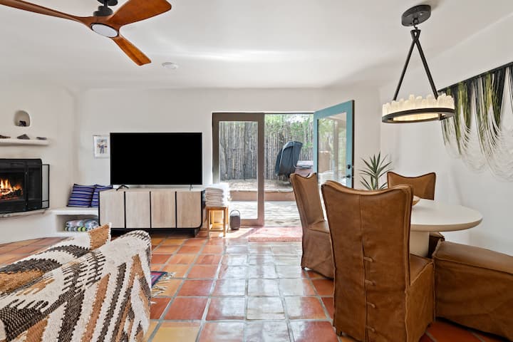 Historic Adobe Retreat W/ Hot Tub • Walk To Plaza - 산타페