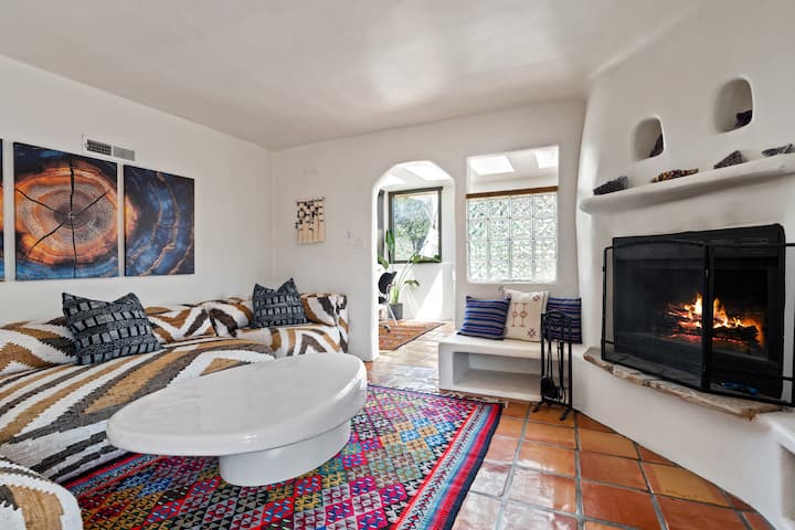 Historic Adobe Retreat W/ Hot Tub • Walk To Plaza - 聖塔菲