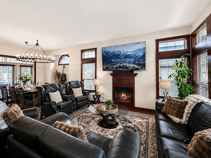 Private Spa Lodge Hot Tub/sauna/massage Chairs/4br - Revelstoke