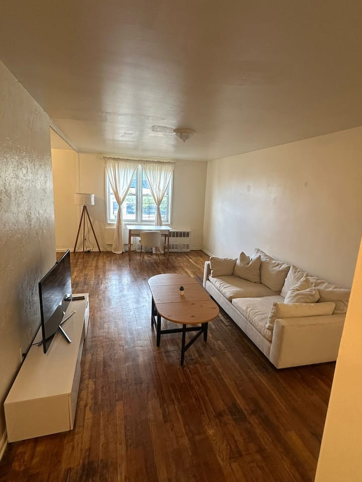Spacious, Stylish One Bedroom Apt Close To Subway - Brooklyn