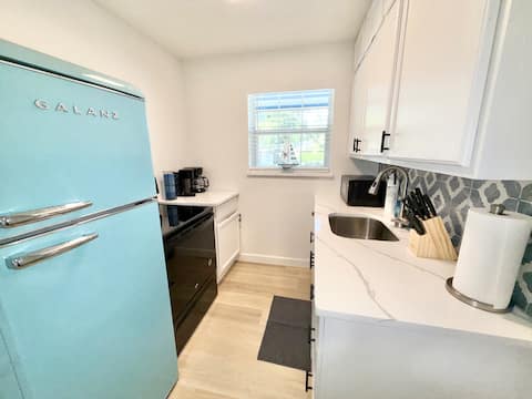 Top performing Airbnb: Cozy*Clean*Near Wolfson/Nemours/Baptist Medical in Southside