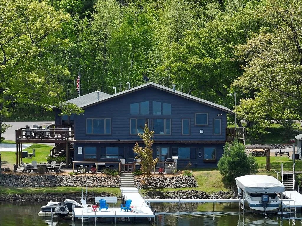 Historic Waterfront Estate on Grindstone Lake - Houses for Rent in